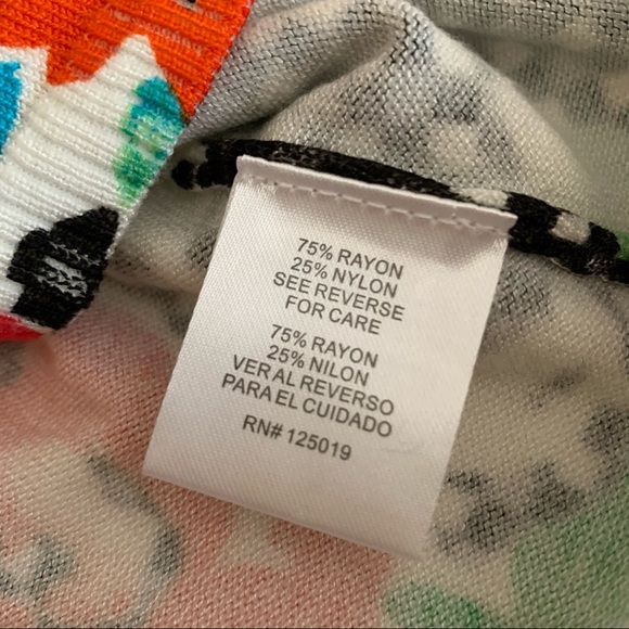 Joseph A Banks Floral Sweater - Picture 4 of 5